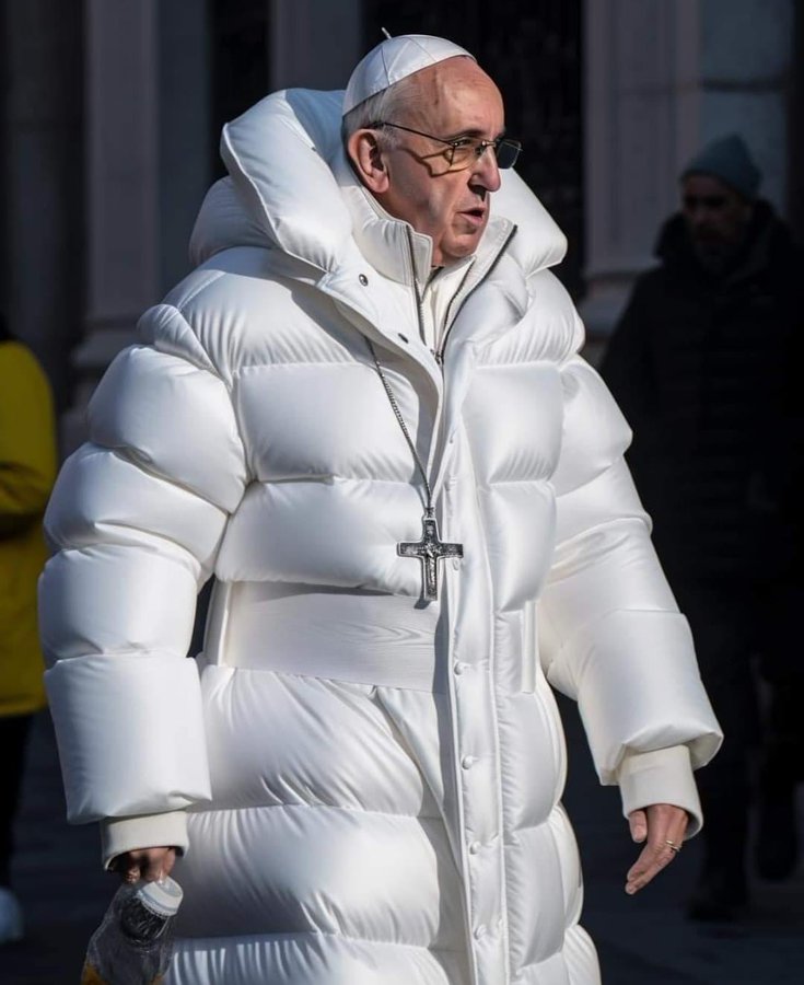 image virale du pape portant une veste balenciaga